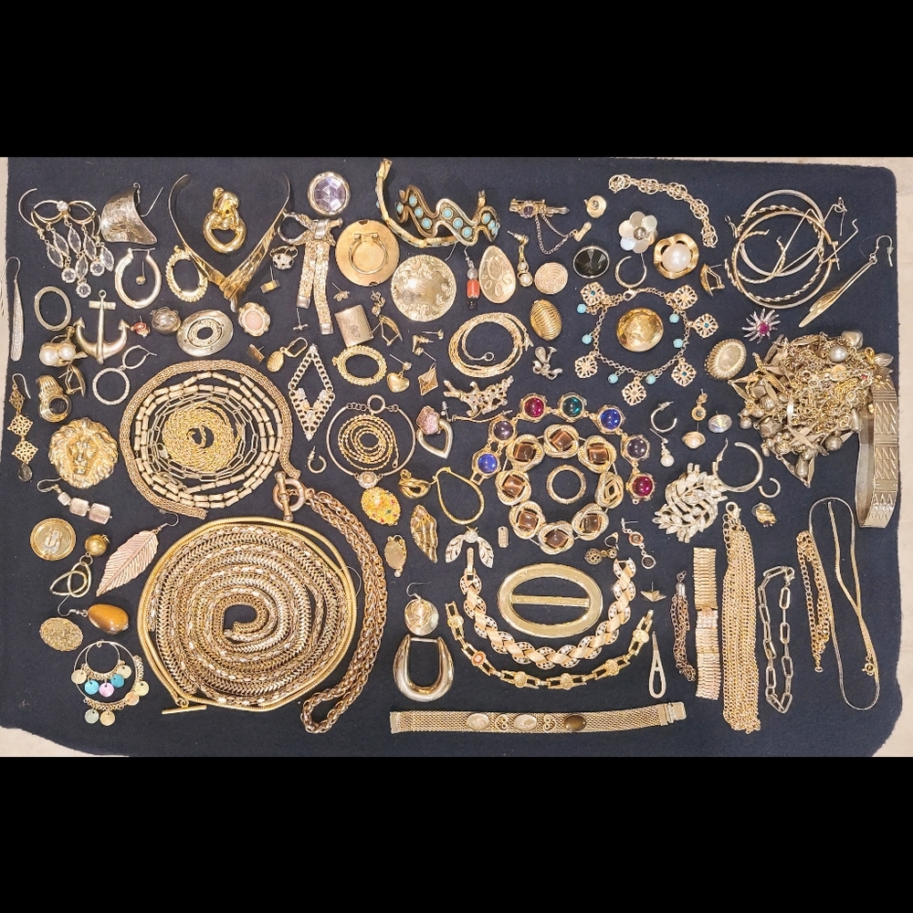 Vintage Gold Tone Jewelry Lot for Craft Repair Upcycle #J2